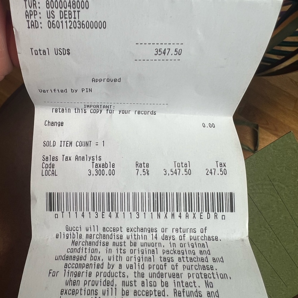 Like new Gucci purse. Only worn once. Receipt is in photos. - Picture 5 of 8